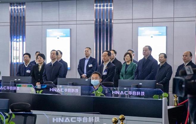 湖南省委書記許達哲一行考察華自科技2.jpg